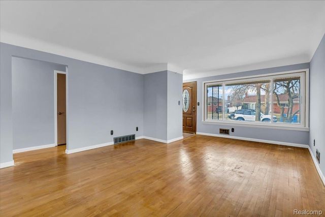 25615 Tireman Street, Dearborn Heights, MI 48127