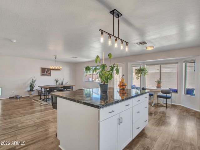 11480 W AUSTIN THOMAS Drive, Surprise, AZ 85378