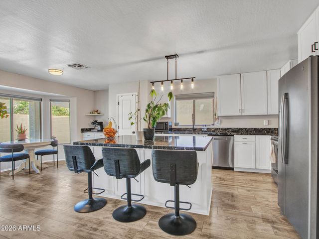 11480 W AUSTIN THOMAS Drive, Surprise, AZ 85378