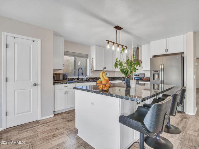 11480 W AUSTIN THOMAS Drive, Surprise, AZ 85378