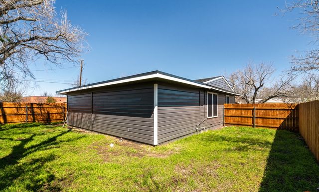 2001 6th Street, Brownwood, TX 76801