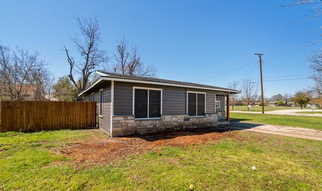 2001 6th Street, Brownwood, TX 76801