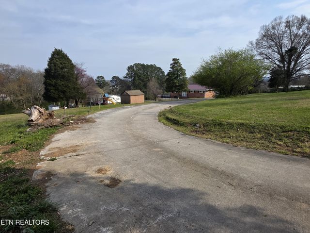 1019 Beardshire St, Sweetwater, TN 37874