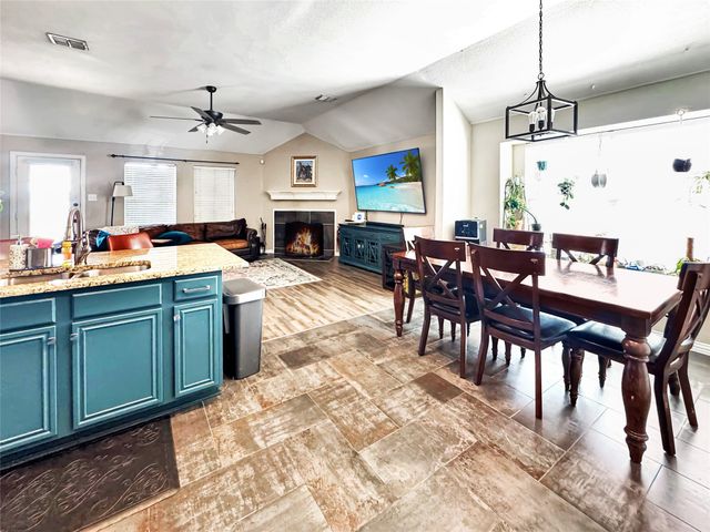 5228 Lake Grove Drive, Grand Prairie, TX 75052