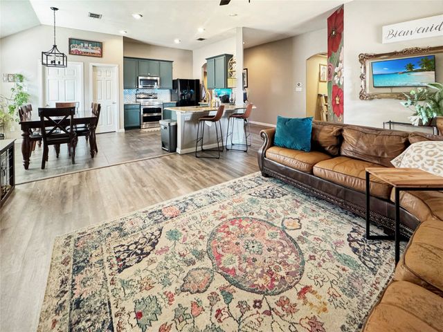 5228 Lake Grove Drive, Grand Prairie, TX 75052