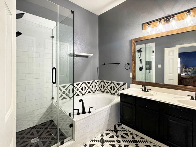 5228 Lake Grove Drive, Grand Prairie, TX 75052