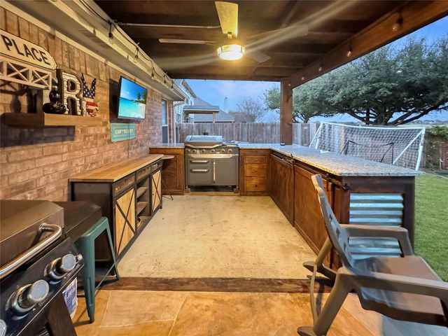 5228 Lake Grove Drive, Grand Prairie, TX 75052