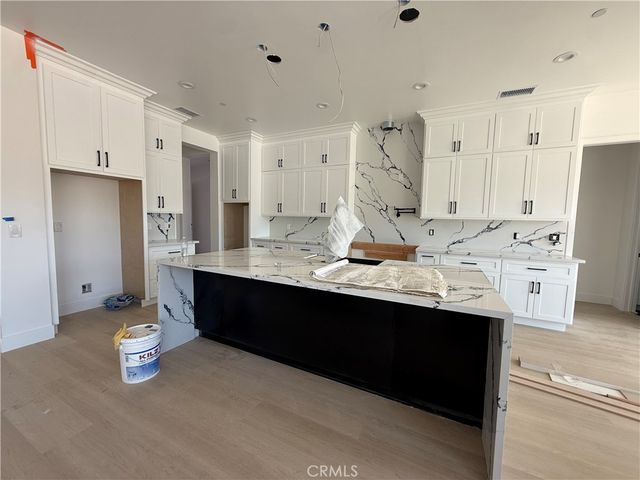 7928 Featherstone CT, Riverside, CA 92506