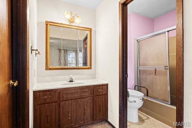 702 W Poplar Street, Mascoutah, IL 62258
