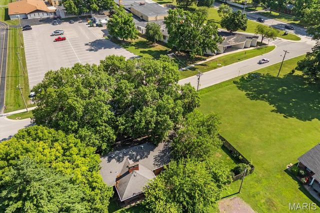 702 W Poplar Street, Mascoutah, IL 62258