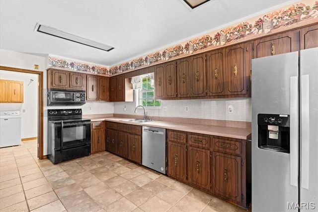 702 W Poplar Street, Mascoutah, IL 62258