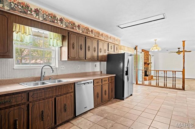 702 W Poplar Street, Mascoutah, IL 62258