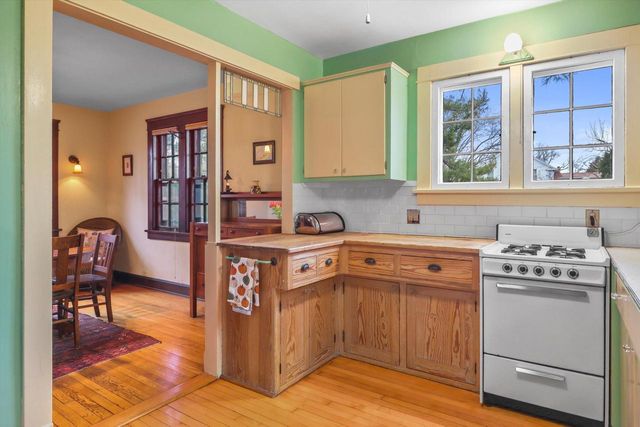 2025 Dickson PLACE, Madison, WI 53713