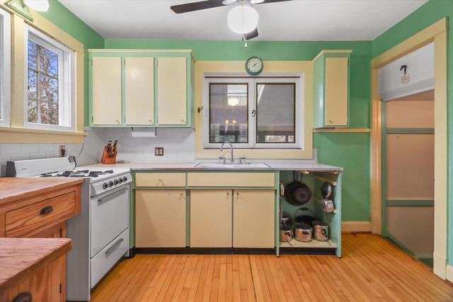 2025 Dickson PLACE, Madison, WI 53713