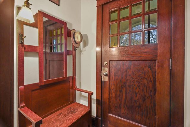 2025 Dickson PLACE, Madison, WI 53713