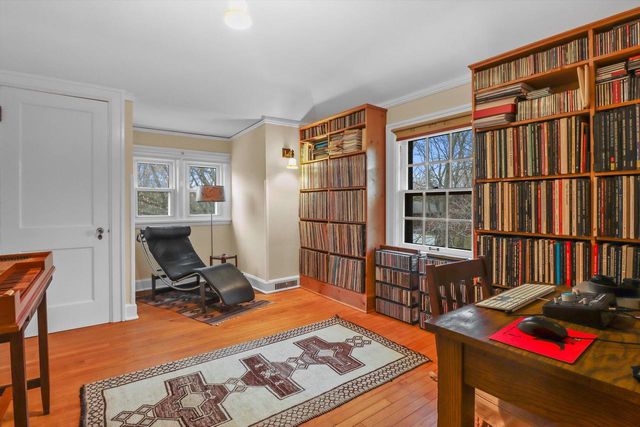 2025 Dickson PLACE, Madison, WI 53713