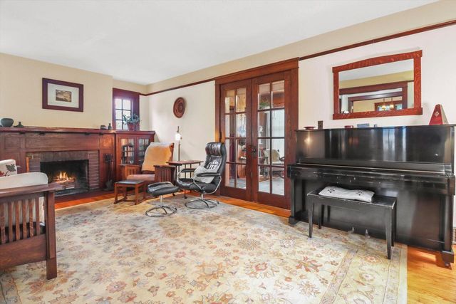 2025 Dickson PLACE, Madison, WI 53713