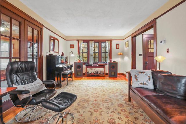 2025 Dickson PLACE, Madison, WI 53713