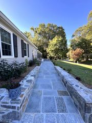 15 Briarwood Drive, Guilford, CT 06437