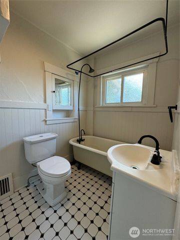 811 NE 66th Street, Seattle, WA 98115