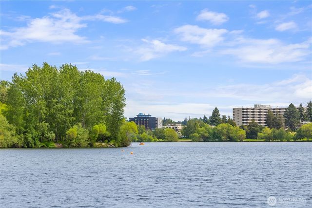 811 NE 66th Street, Seattle, WA 98115