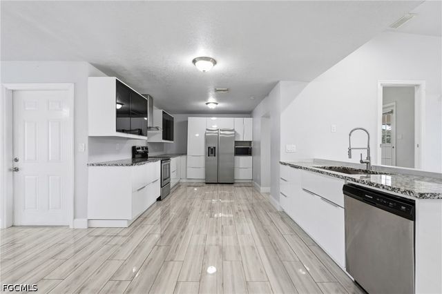 4431 SE 19th AVE, Cape Coral, FL 33904