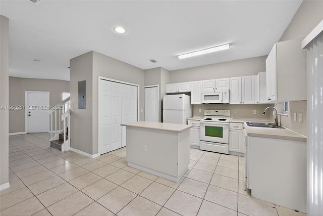 1614 SE 31st Ct, Homestead, FL 33035