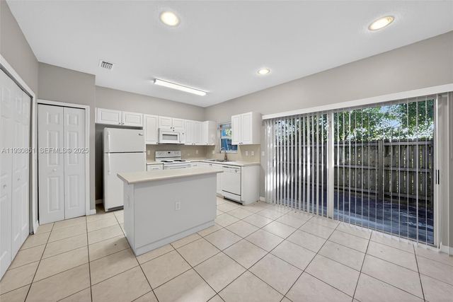 1614 SE 31st Ct, Homestead, FL 33035