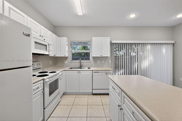 1614 SE 31st Ct, Homestead, FL 33035