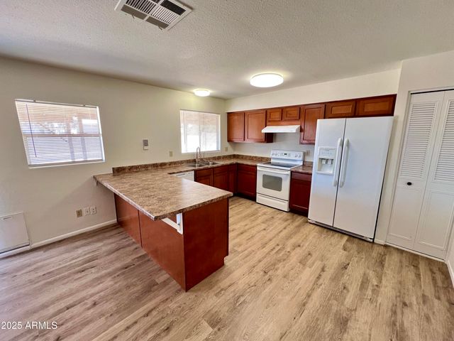 2043 E JEROME Avenue, Mesa, AZ 85204