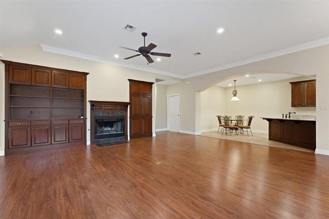 2808 S Locke Point Drive, Lake Charles, LA 70605