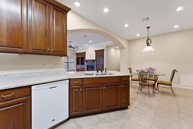 2808 S Locke Point Drive, Lake Charles, LA 70605