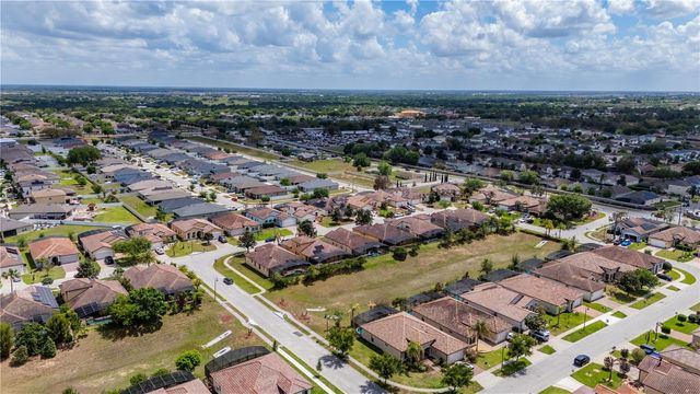 375 VILLA SORRENTO CIRCLE, Haines City, FL 33844
