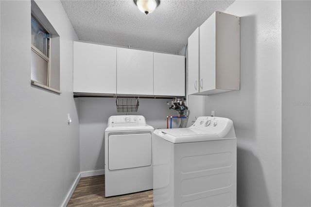 555 WINOGENE AVE, Umatilla, FL 32784