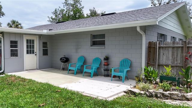 555 WINOGENE AVE, Umatilla, FL 32784
