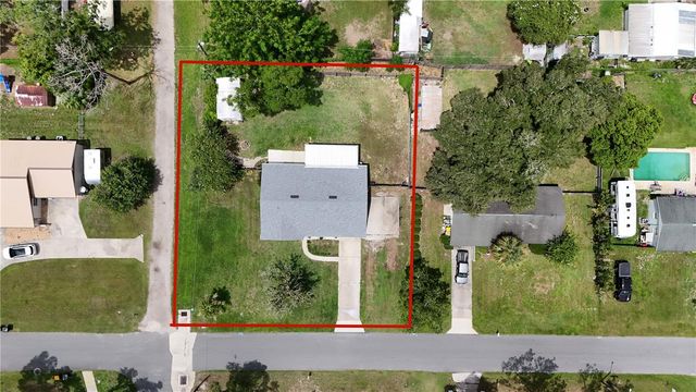 555 WINOGENE AVE, Umatilla, FL 32784