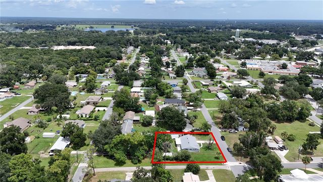 555 WINOGENE AVE, Umatilla, FL 32784