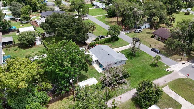 555 WINOGENE AVE, Umatilla, FL 32784
