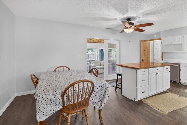 555 WINOGENE AVE, Umatilla, FL 32784
