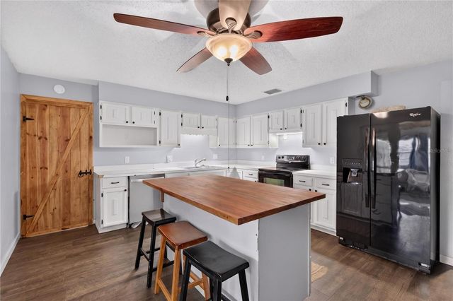 555 WINOGENE AVE, Umatilla, FL 32784