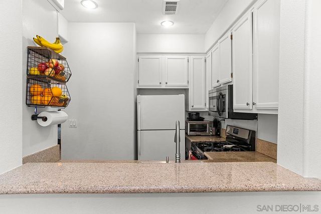 6113 Paseo Granito, Carlsbad, CA 92009