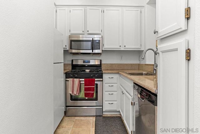 6113 Paseo Granito, Carlsbad, CA 92009