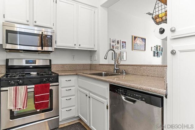 6113 Paseo Granito, Carlsbad, CA 92009