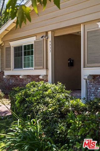 9933 Hayvenhurst Avenue, Los Angeles, CA 91343