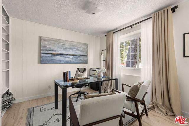 9933 Hayvenhurst Avenue, Los Angeles, CA 91343