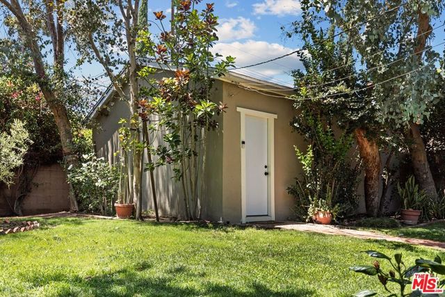 9933 Hayvenhurst Avenue, Los Angeles, CA 91343