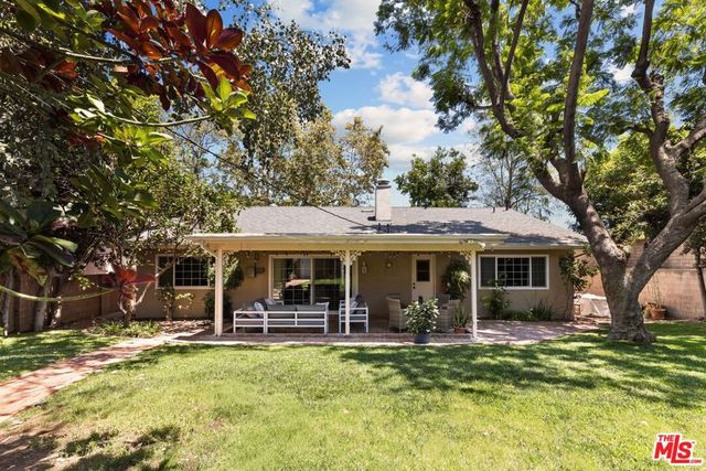 9933 Hayvenhurst Avenue, Los Angeles, CA 91343
