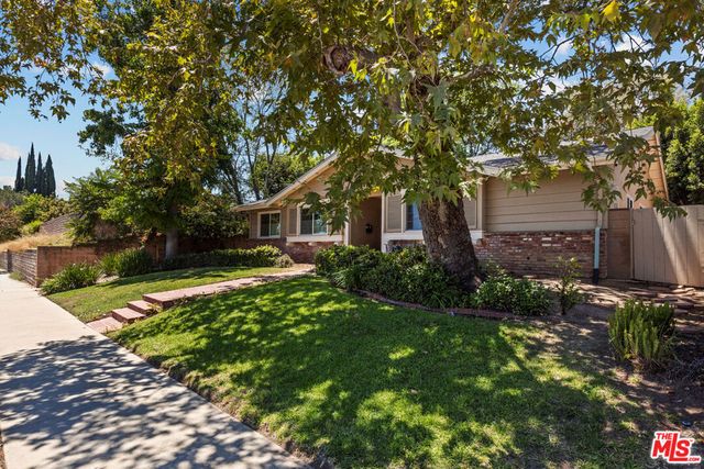 9933 Hayvenhurst Avenue, Los Angeles, CA 91343
