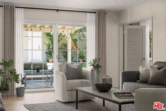 9933 Hayvenhurst Avenue, Los Angeles, CA 91343