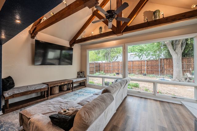 1227 Farnham Court E, Irving, TX 75062